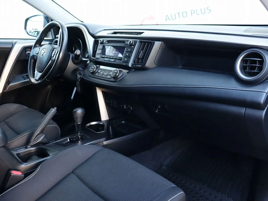 Toyota RAV4, 2017г., полный привод, вариатор
