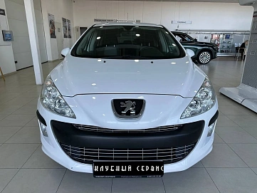 Peugeot 308, 2010г, передний привод, автомат