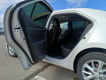 Toyota Corolla, 2014г, передний привод, вариатор