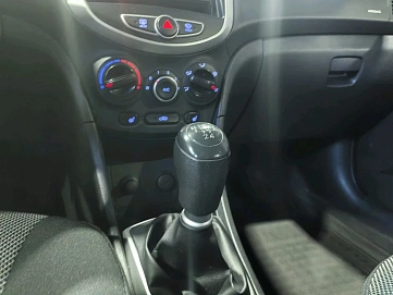 Hyundai Solaris, 2011г., передний привод, механика