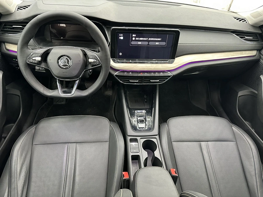 Skoda Octavia, 2022г., передний привод, робот