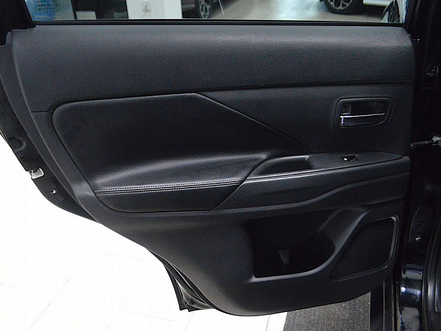 Mitsubishi Outlander, 2016г., полный привод, вариатор