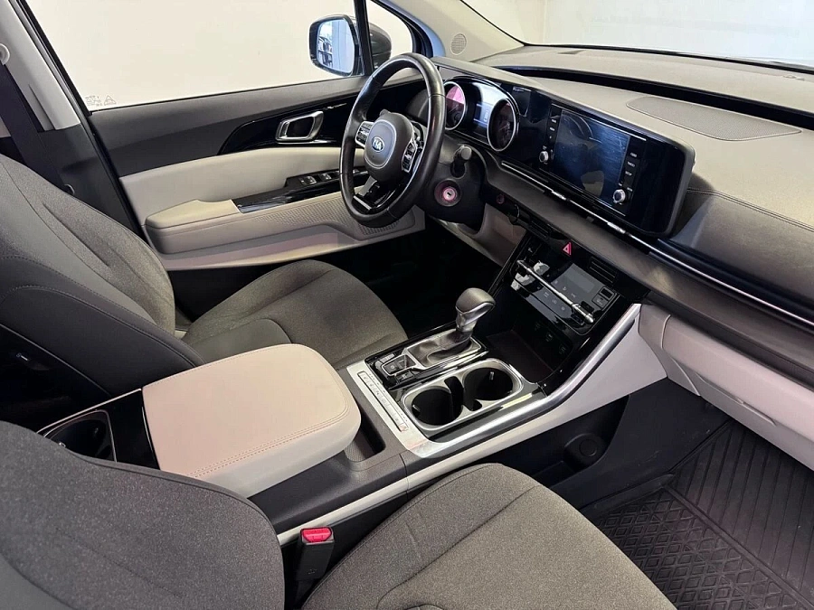 Kia Carnival, 2021г., передний привод, автомат