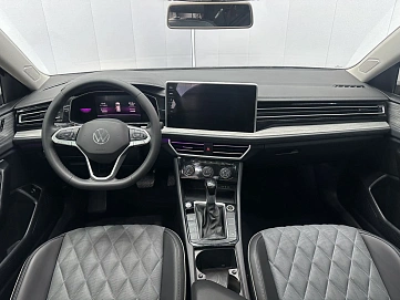 Volkswagen Sagitar, 2022г, передний привод, робот