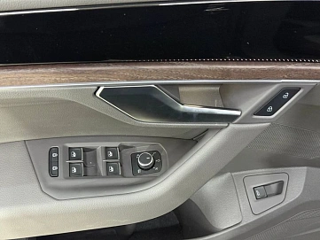 Volkswagen Touareg, 2025г, полный привод, автомат