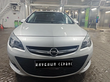 Opel Astra, 2013г, передний привод, механика