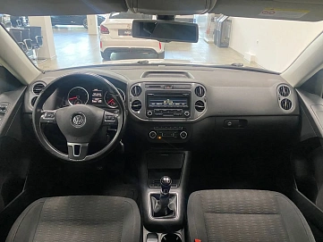 Volkswagen Tiguan, 2014г., передний привод, механика