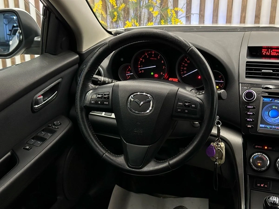 Mazda 6, 2011г., передний привод, механика