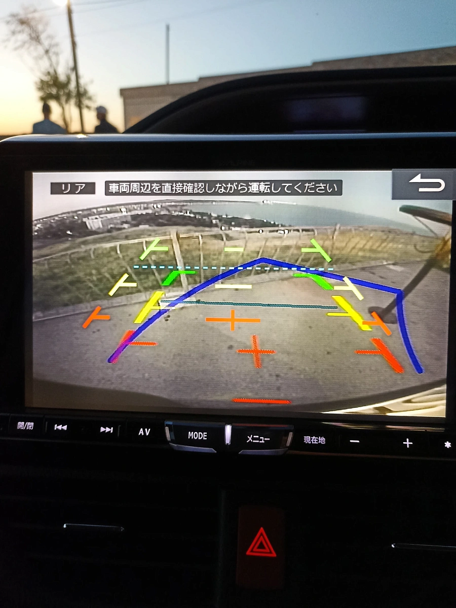 Toyota Voxy, 2015г., передний привод, вариатор