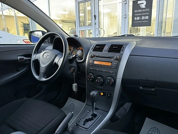 Toyota Corolla, 2010г, передний привод, автомат