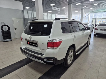 Toyota Highlander, 2011г., полный привод, автомат