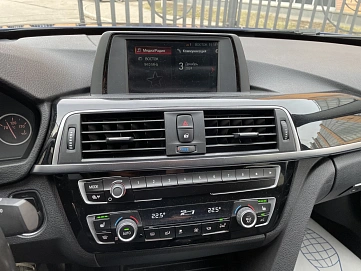 BMW 3 серии, 2018г, задний привод, автомат