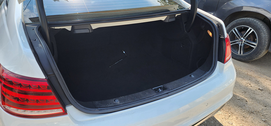 Mercedes-Benz E-Класс, 2015г., задний привод, автомат