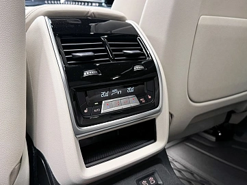 BMW X7, 2025г, полный привод, автомат