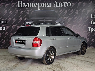 Kia Cerato, 2006г, передний привод, механика