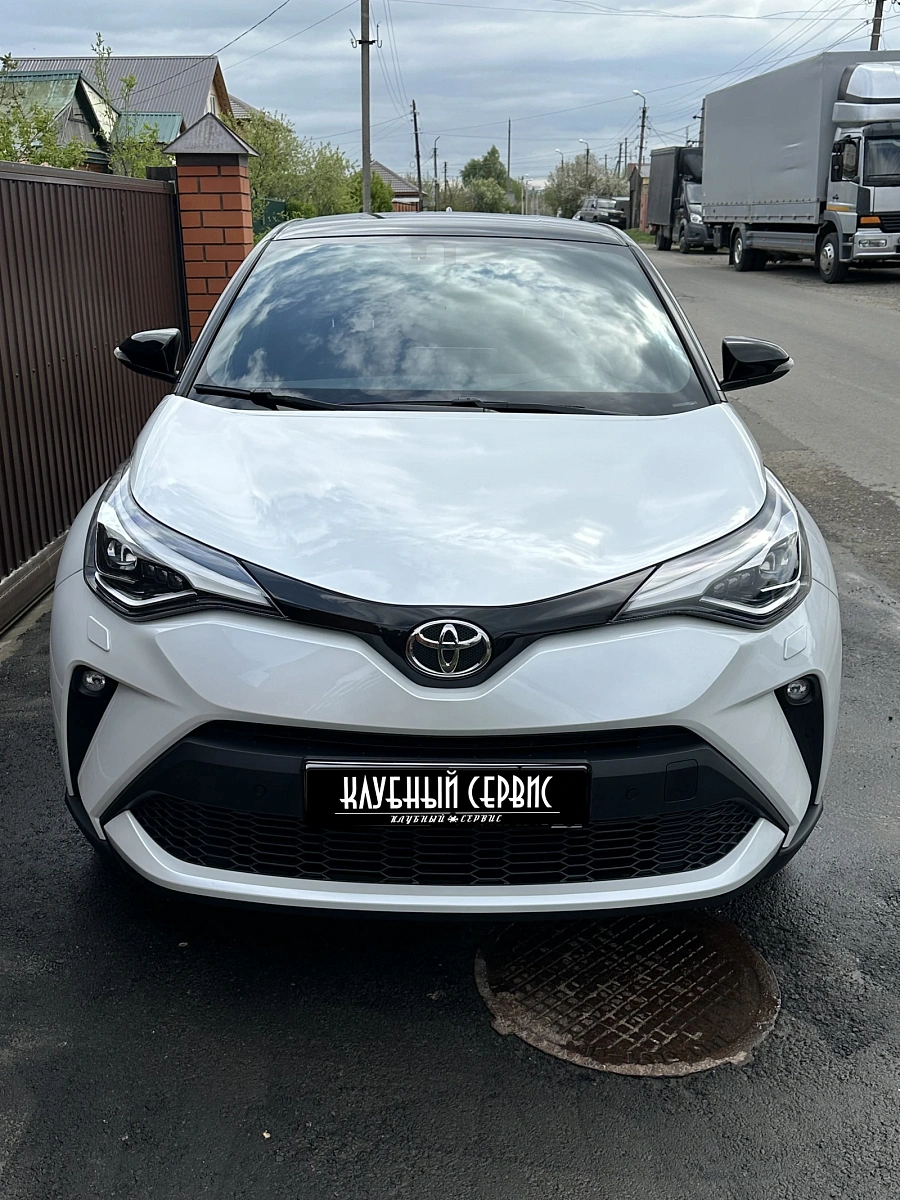 Toyota C-HR, 2023г., полный привод, вариатор