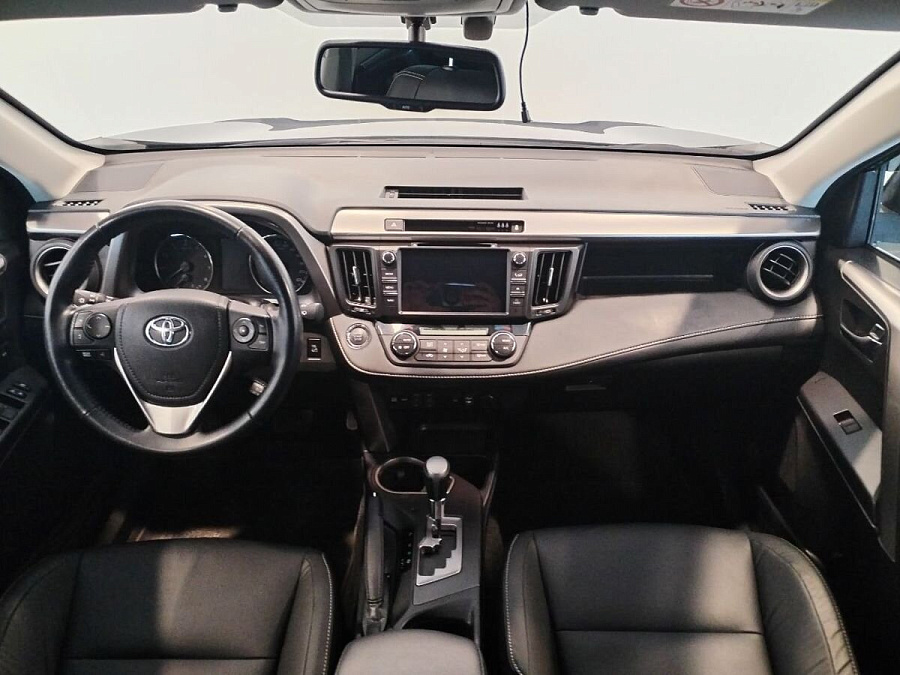 Toyota , 2019г., передний привод, автомат
