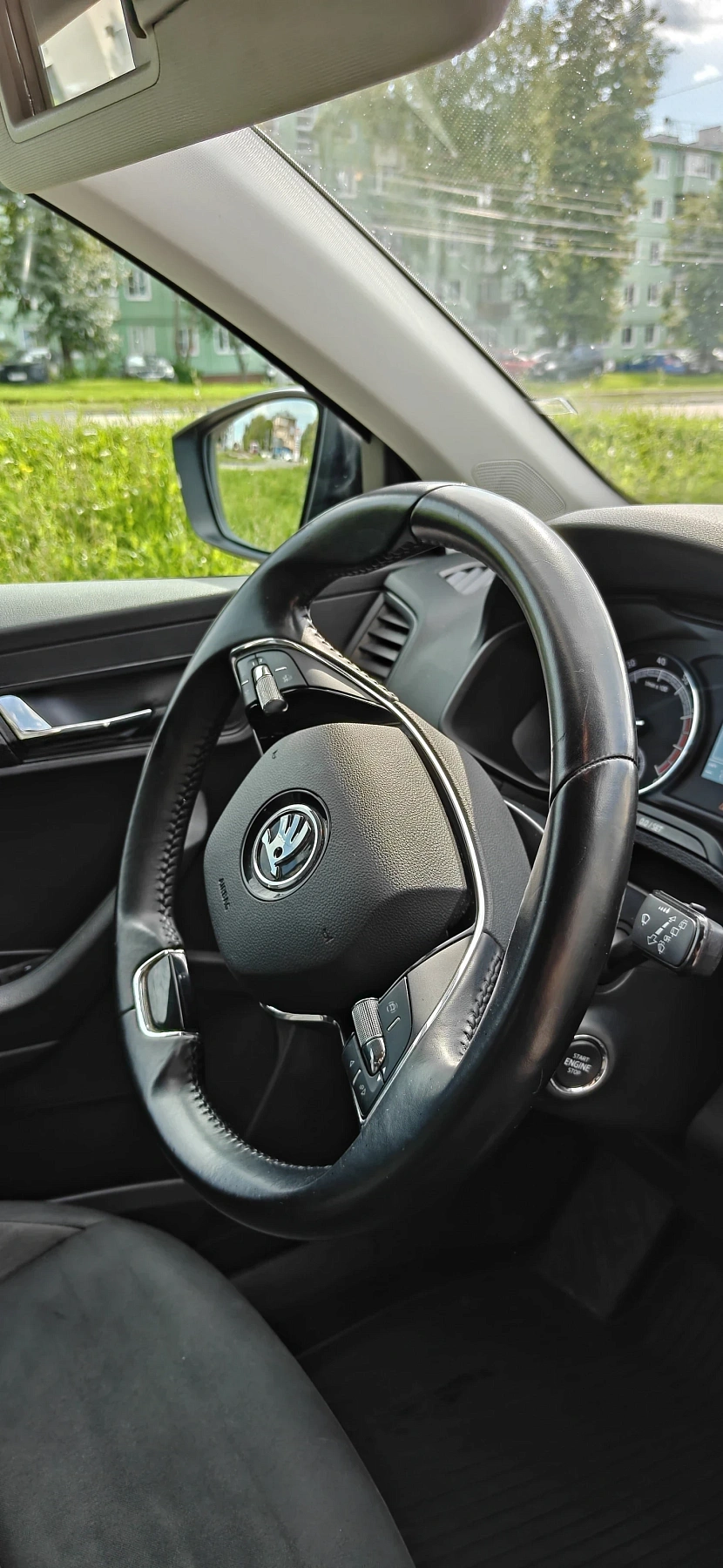 Skoda Karoq, 2021г., передний привод, автомат