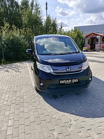 Honda Stepwgn, 2017г, передний привод, вариатор