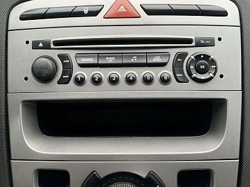 Peugeot 308, 2011г, передний привод, автомат