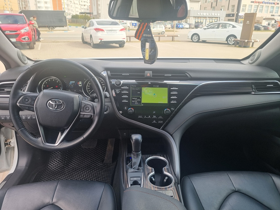 Toyota Camry, 2019г., передний привод, автомат