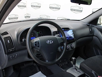 Hyundai Elantra, 2008г, передний привод, автомат
