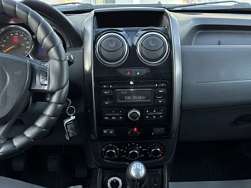 Renault Duster, 2015г, полный привод, механика