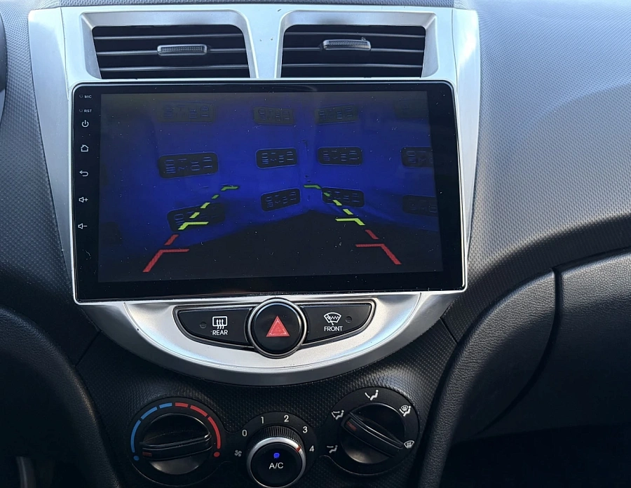 Hyundai Solaris, 2016г., передний привод, автомат
