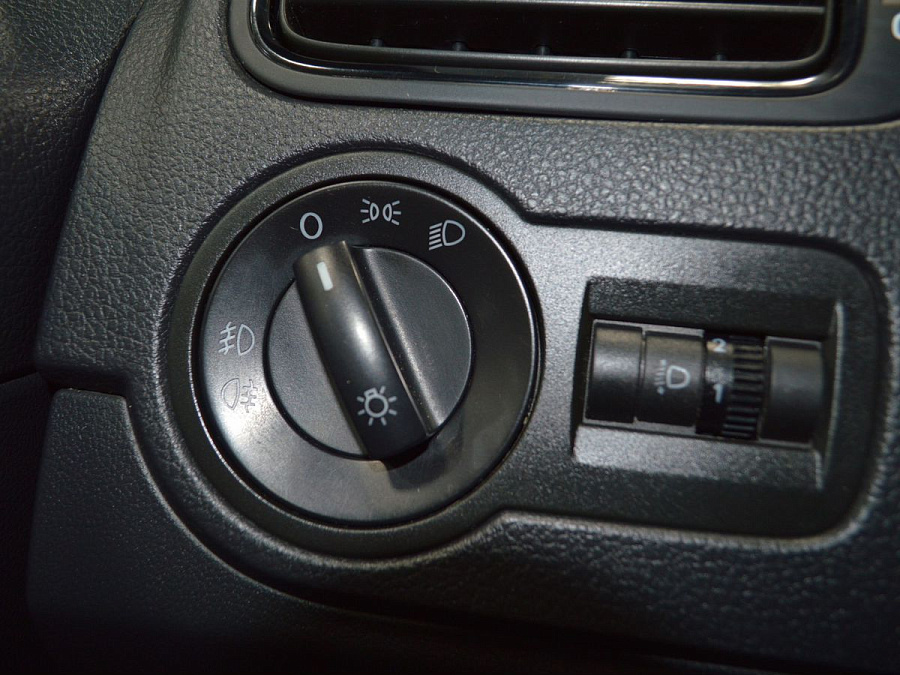 Volkswagen Polo, 2017г., передний привод, автомат