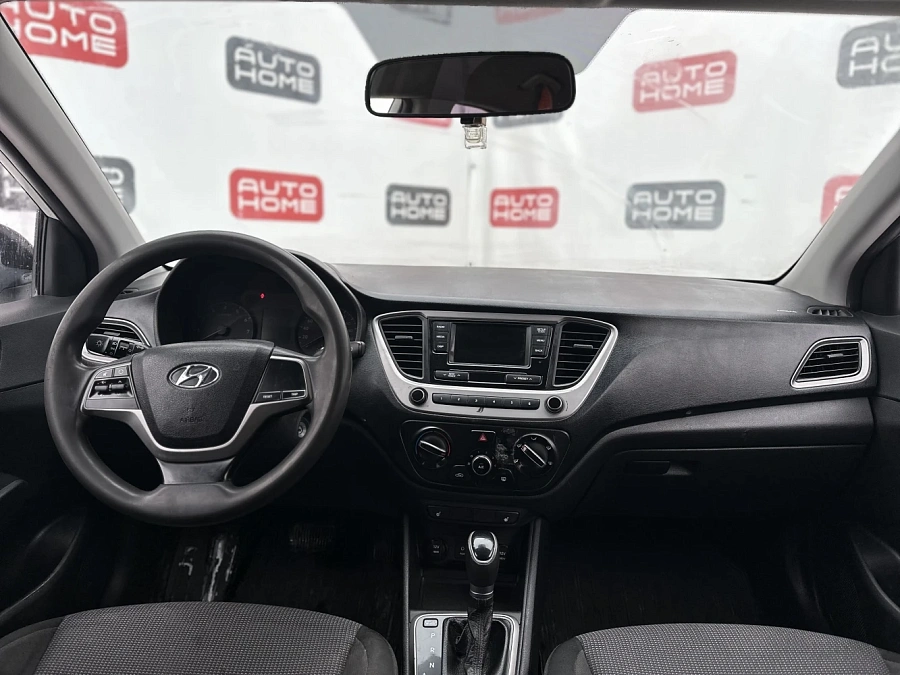 Hyundai Solaris, 2018г., передний привод, автомат
