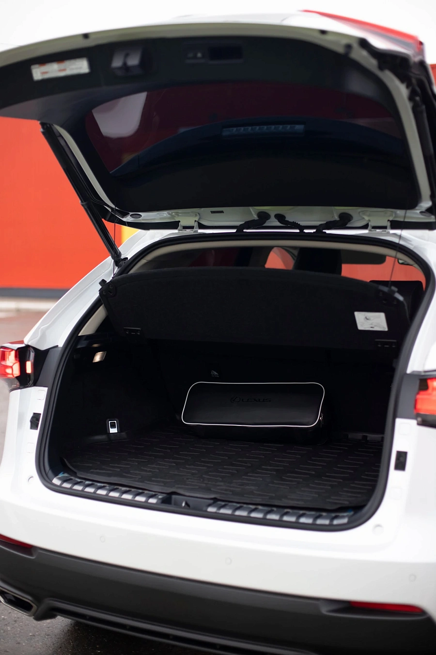 Lexus NX, 2020г., полный привод, автомат