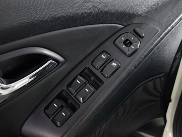 Hyundai Tucson, 2011г, передний привод, автомат