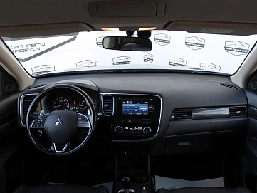 Mitsubishi Outlander, 2015г, полный привод, вариатор