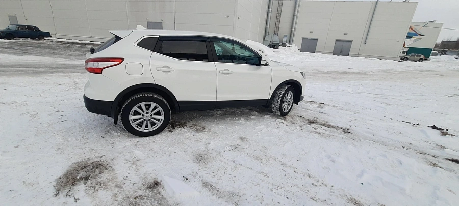 Nissan Qashqai, 2014г., передний привод, вариатор
