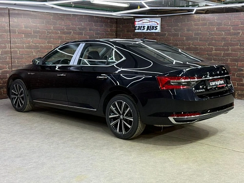 Skoda Superb, 2025г, передний привод, робот