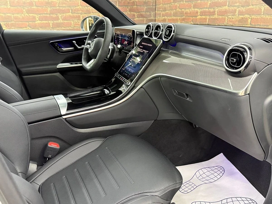 Mercedes-Benz , 2025г.