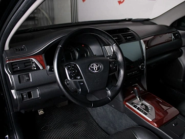Toyota Camry, 2012г., передний привод, автомат