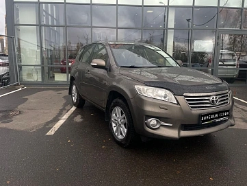 Toyota RAV4, 2012г, полный привод, вариатор