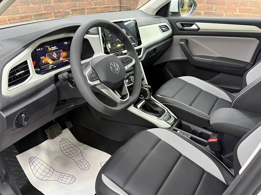 Volkswagen T-Roc, 2025г., передний привод, робот