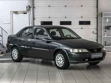Opel Vectra, 1998г, передний привод, механика