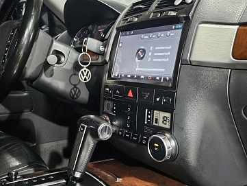 Volkswagen Touareg, 2008г, полный привод, автомат
