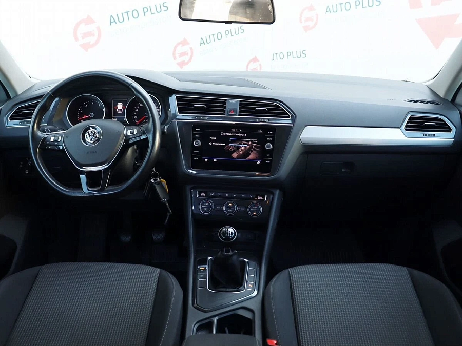 Volkswagen Tiguan, 2019г., передний привод, механика