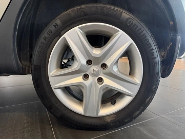 Renault Sandero, 2015г, передний привод, автомат