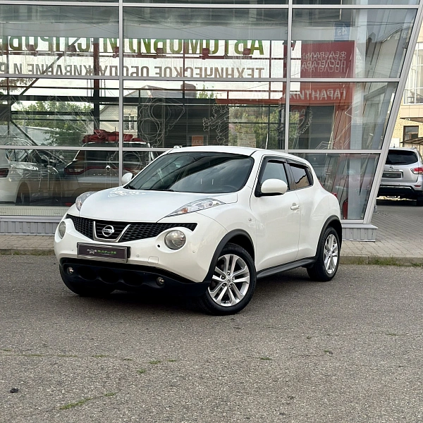 Nissan Juke, 2012г., передний привод, автомат