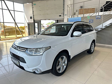 Mitsubishi Outlander, 2012г, полный привод, вариатор