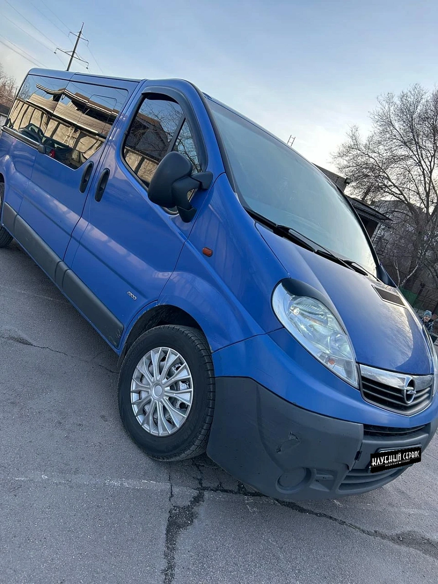 Opel Vivaro, 2009г., передний привод, механика