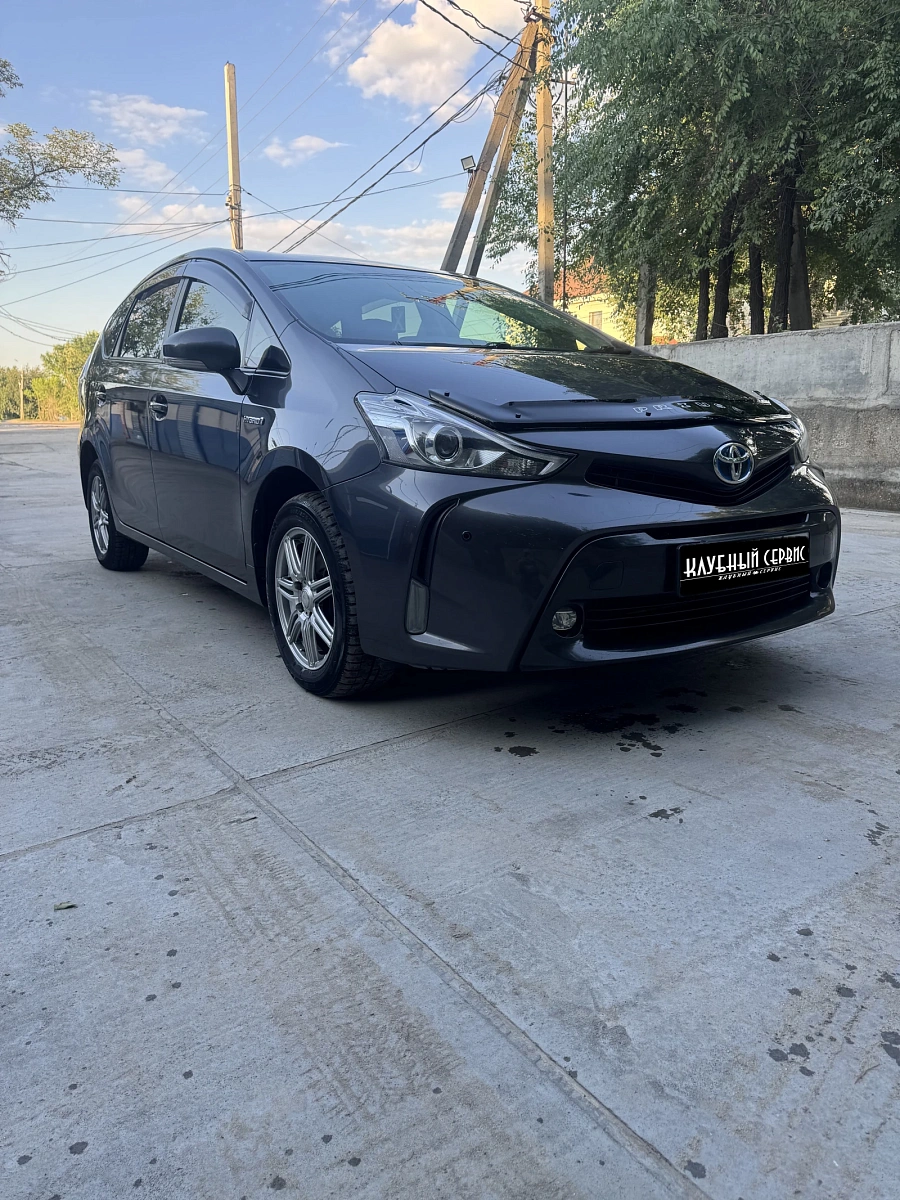 Toyota Prius Alpha, 2016г., передний привод, автомат
