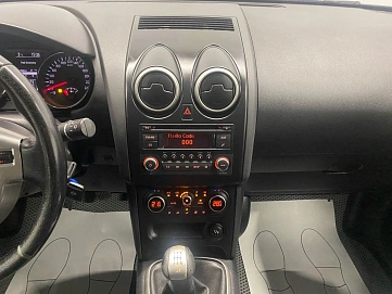 Nissan Qashqai, 2011г, передний привод, механика
