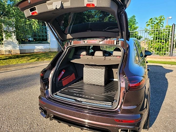 Porsche Cayenne, 2016г., полный привод, автомат