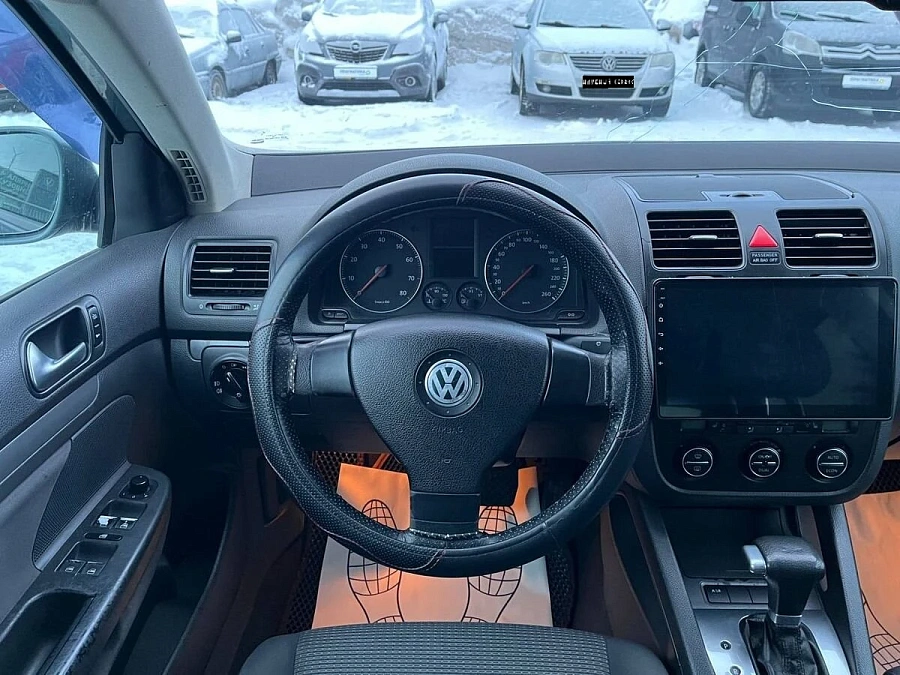 Volkswagen Jetta, 2006г., передний привод, автомат
